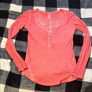Free People Elegant Coral Lace Sleeve Blouse size Small